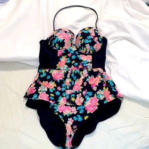 One piece Floral swimsuit L Bongo